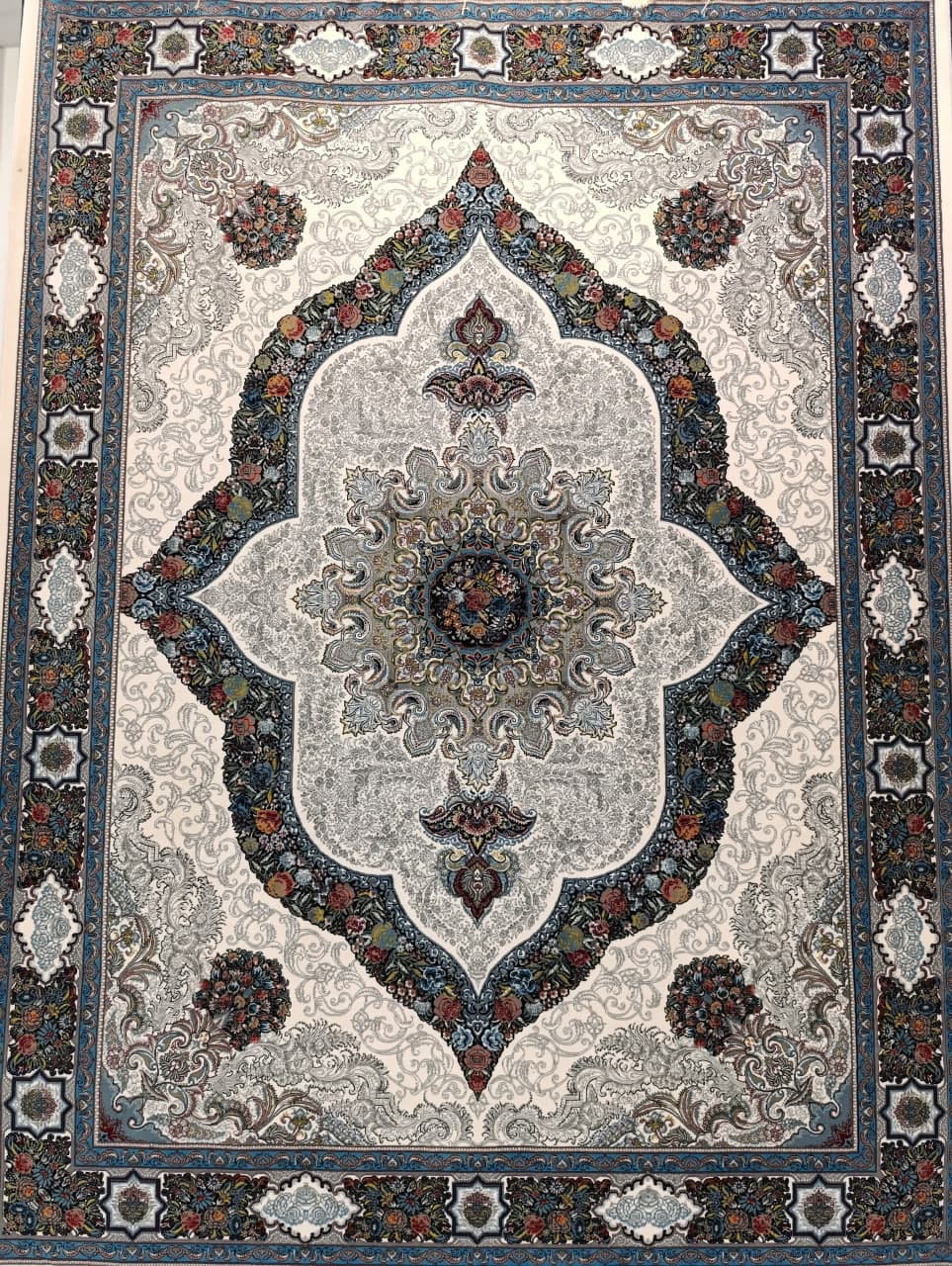 نمای کامل فش کارینا