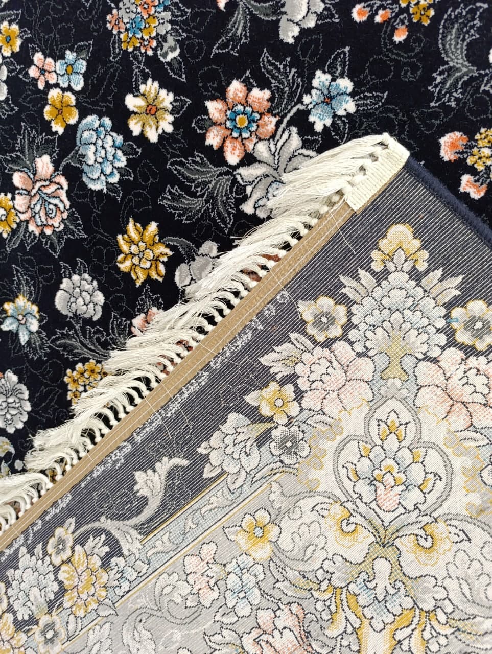 نمای پشت فرش شاپرک