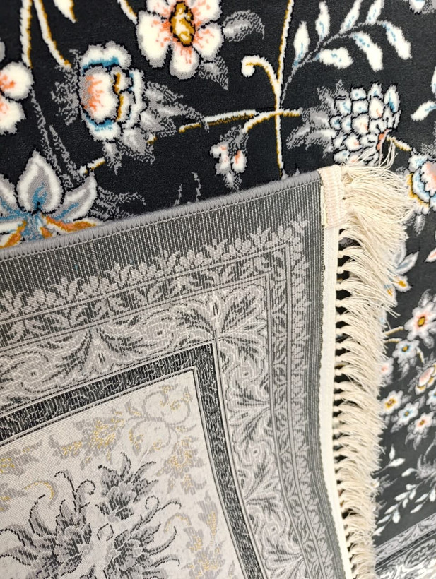 نمای پشت فرش اوستا