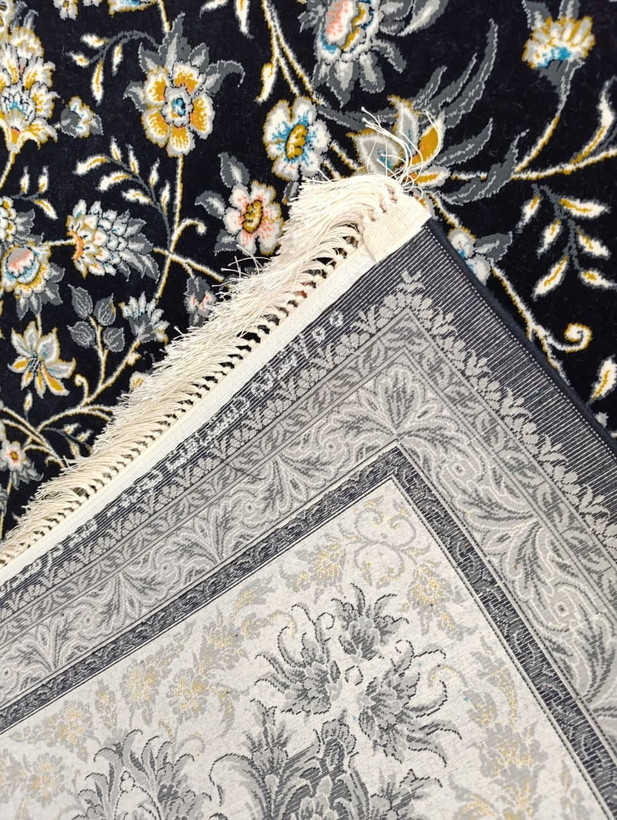 نمای پشت فرش اوستا