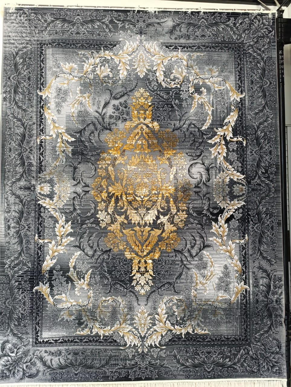 فرش 700 شانه، جنس اکریلیک، طرح پرنیا