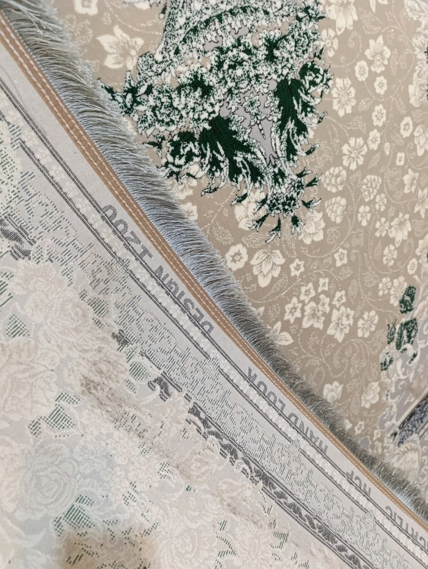 نمای پشت فرش