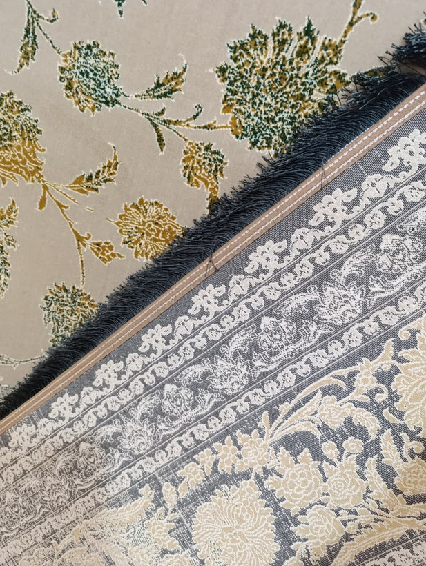 نمای پشت فرش