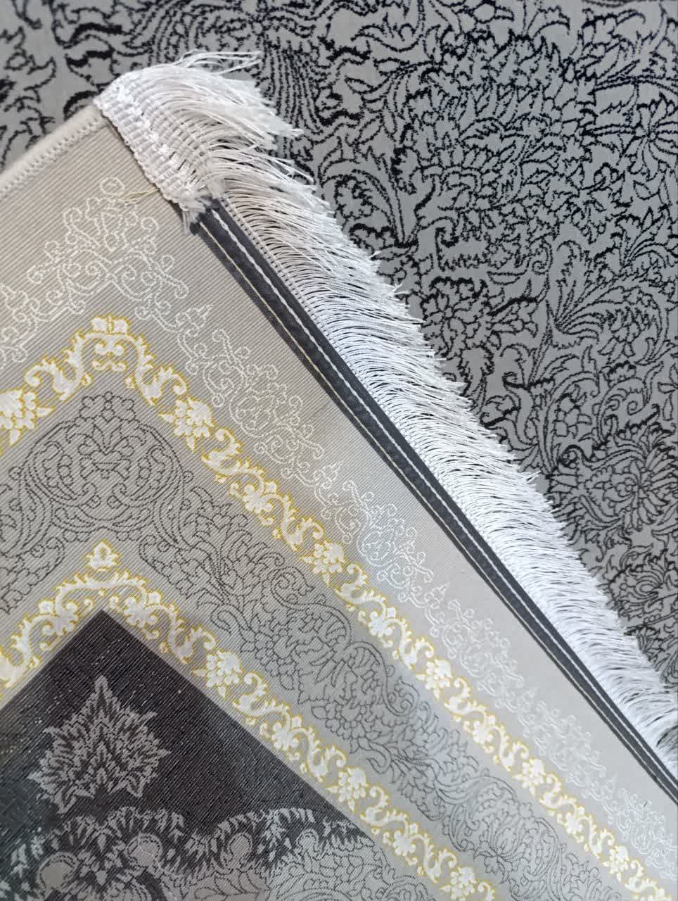 نمای پشت فرش خاتون