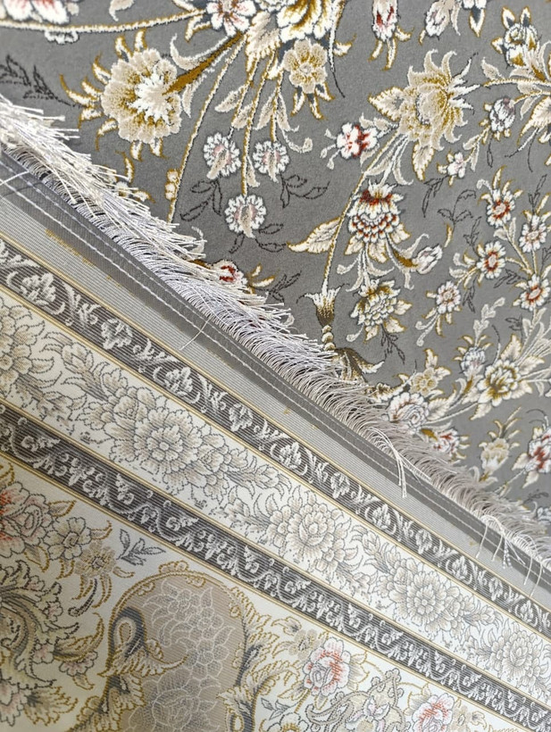 نمای پشت فرش دلا