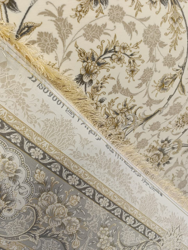 نمای پشت فرش رز