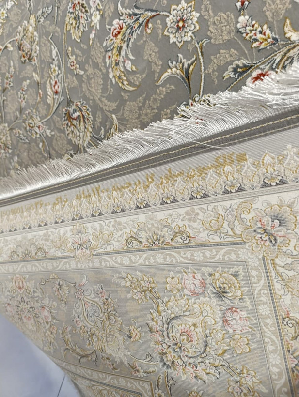 نمای پشت فرش ساقی