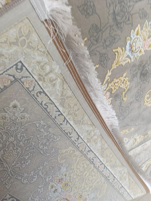 نمای پشت فرش سالین