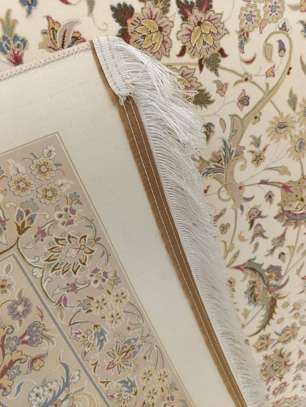 نمای پشت فرش گلافشان